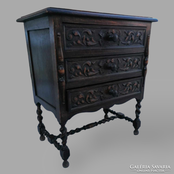 Neo-Renaissance chest of drawers