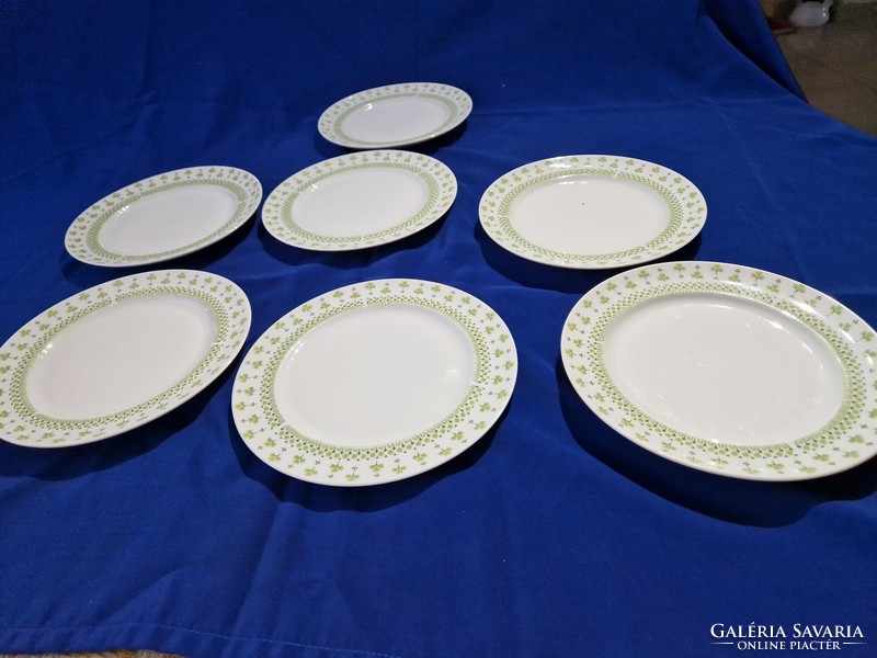 Lowland parsley/clover pattern plates.