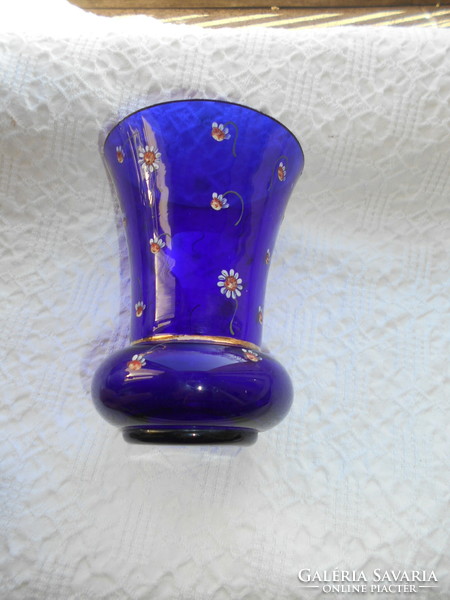 Parádi antik üveg váza  -zománc festett kamilla virág díszítéssel 15 cm