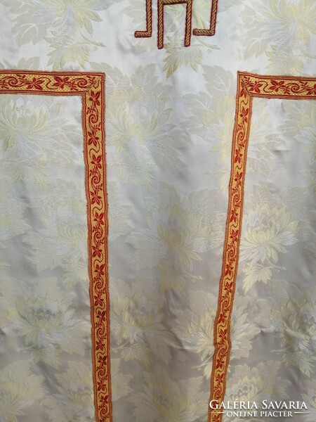 White brocade old mass vestment, priestly, liturgical vestment in excellent condition