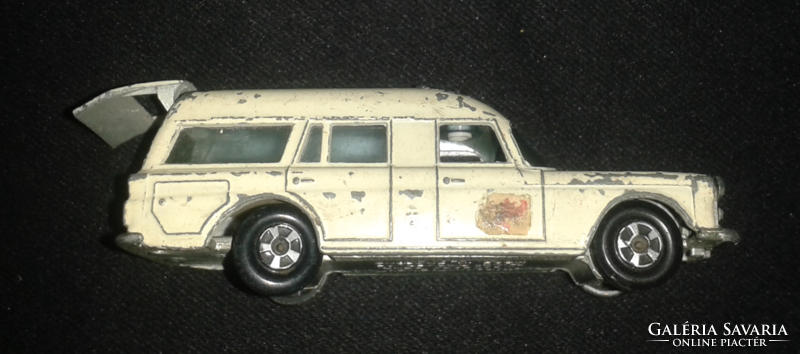 Matchbox series no. 3 Mercedes Benz Benz Ambulance by Lesney - England -