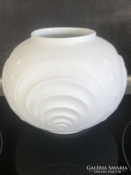 Seltmann weiden op-art biscuit porcelain vase, 10.5 cm high