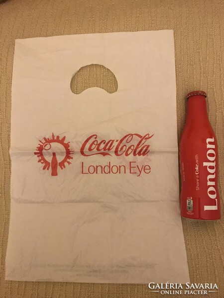 Coca Cola alupalack szatyorral Londonból