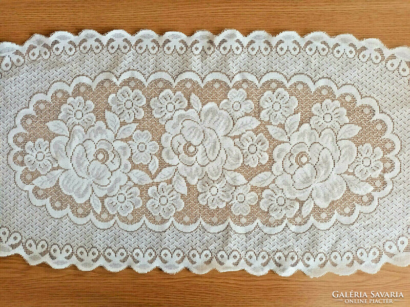 Beautiful white tablecloth with floral pattern in good condition