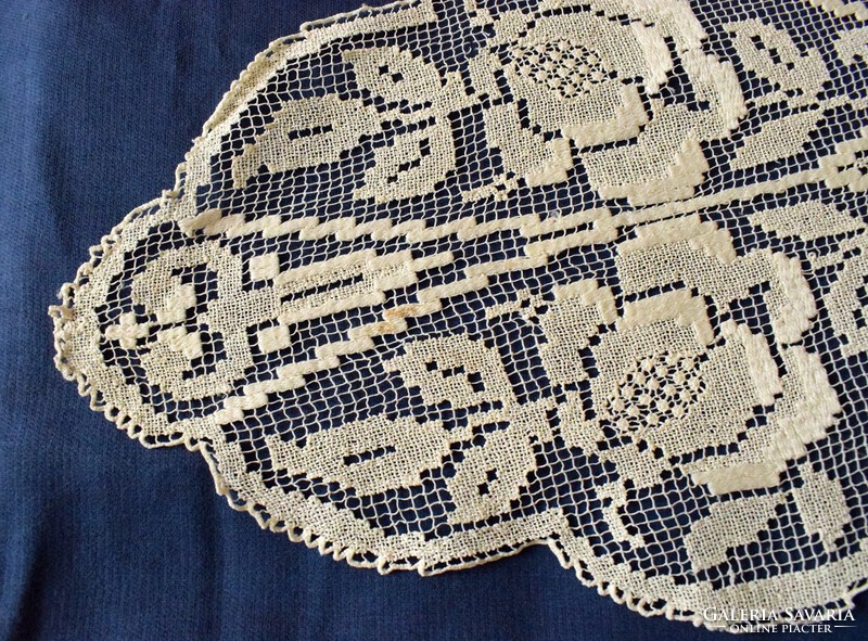 Small tablecloth, lace, sewn needlework, rose pattern 85 x 35 cm