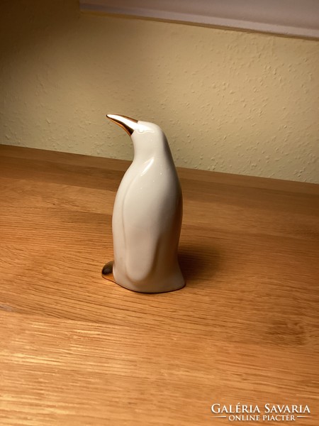Hollóházi ritka porcelán pingvin aranyozással 10 cm.