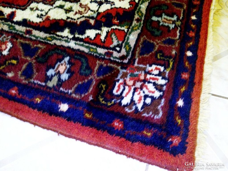 Indian Tabriz Pattern Medium Hand Knotted Thick Stuffed Wool Treadmill, Rarity