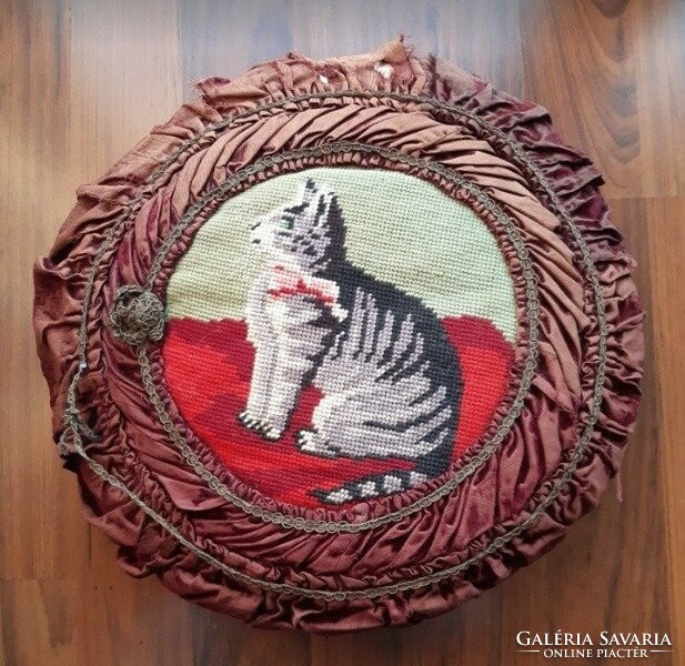 Round antique tapestry decorative pillow with a cat