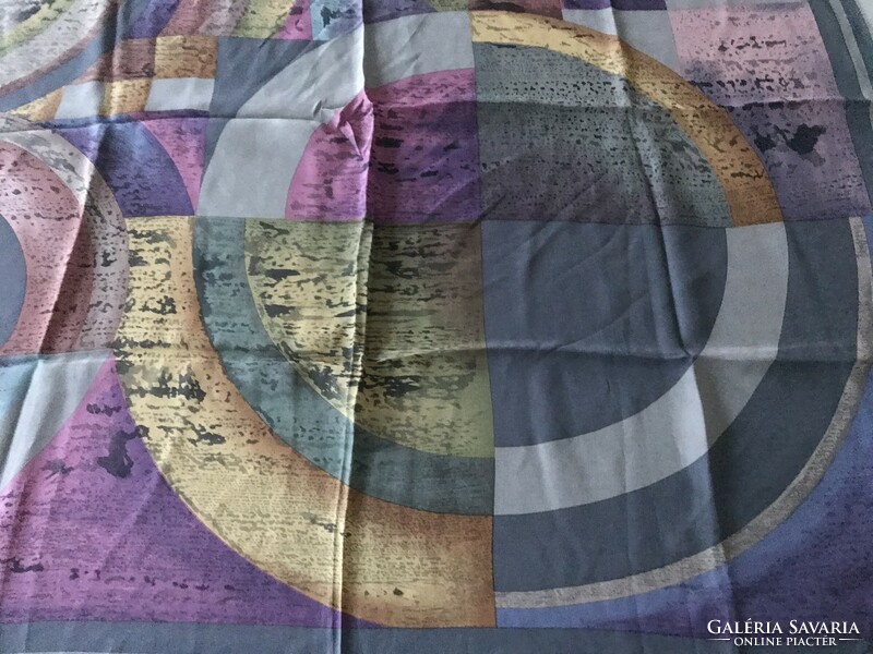 Szivárvány mintàs selyemkendő finom színekkel, 88 x 87 cm