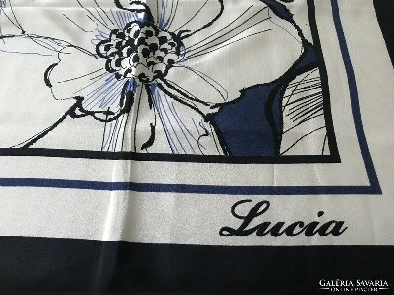 Lucia silk scarf with stylized flowers, 88 x 88 cm