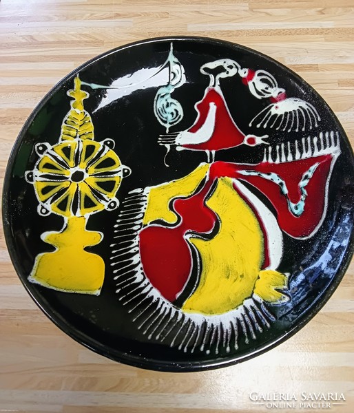 Retro applied art ceramic plate