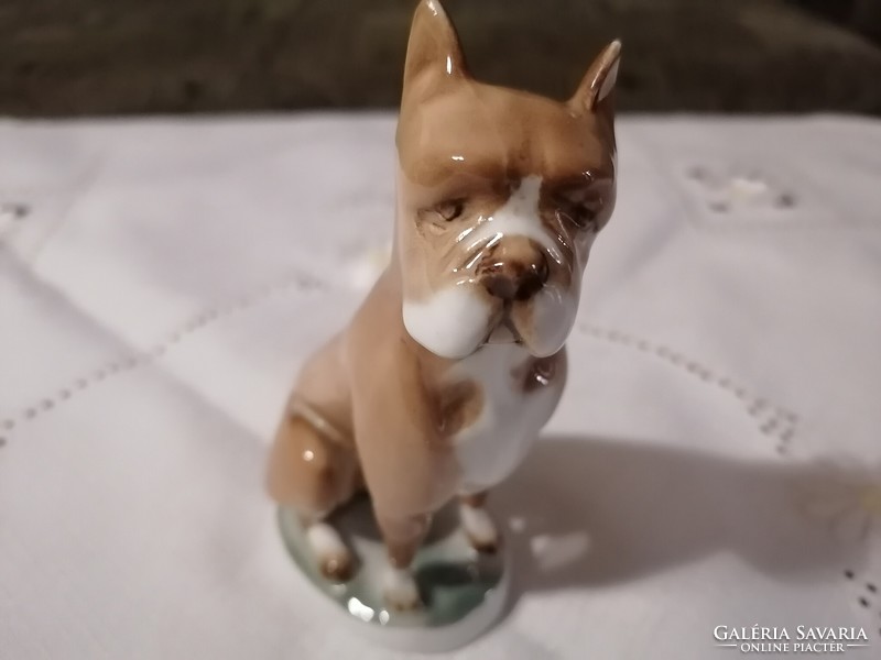 Zsolnay porcelán kutya