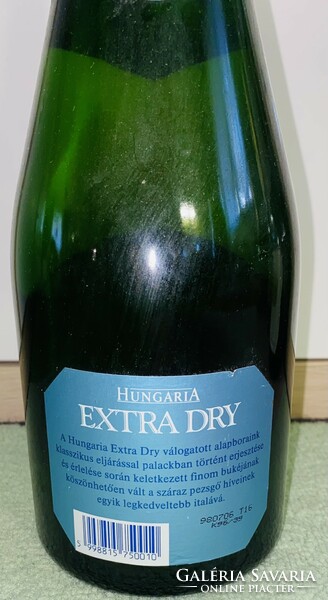 Old 1998 Hungarian extra dry champagne, the label is also in good condition