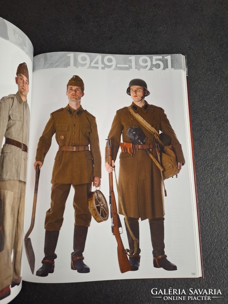 Hungarian military uniforms 1945-1956 - Tamás Baczoni