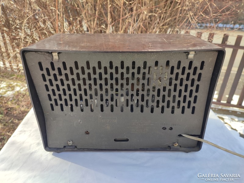 Orion 227 is a vinyl old radio