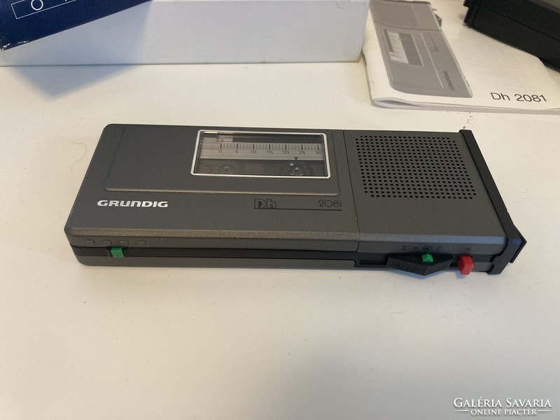 Grundig DH 2081 vintage diktafon kazettával