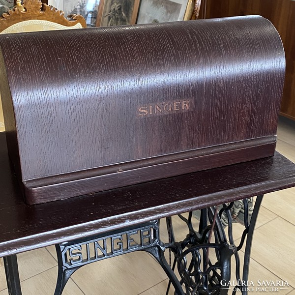 Stand singer sewing machine
