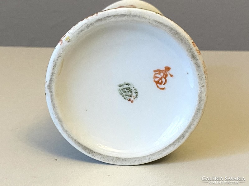 Czech antique Victorian porcelain vase decorated with a Japanese scene 20 cm
