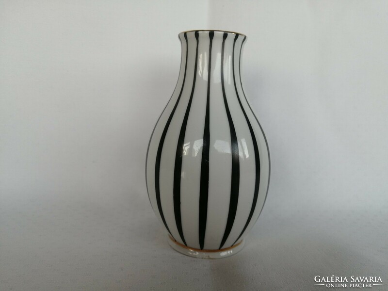 Hollóházi fehér - fekete csíkos váza _ Koczor Sándor keramikus