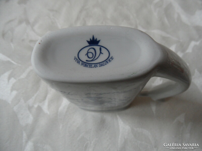 Onion-patterned Karlovy Vary porcelain medicinal water glass