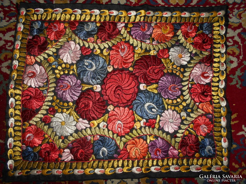 ++Antique matyó silk embroidery decorative pillow front panel 50 cm x 40 cm in good condition