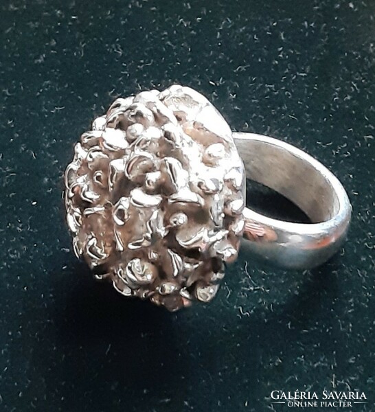 925 Silver marked, stunningly beautiful head, thick women's silver ring