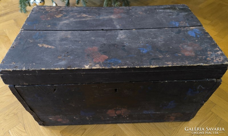 Làda, làdika falàda painted soldier's box for a 100-year-old box!
