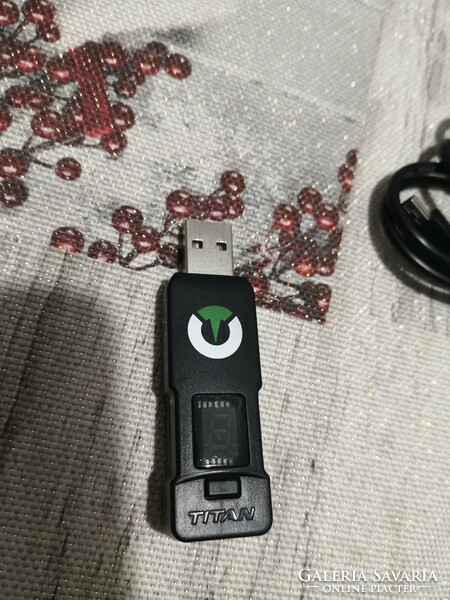 TITAN one. Programozható USB stick.