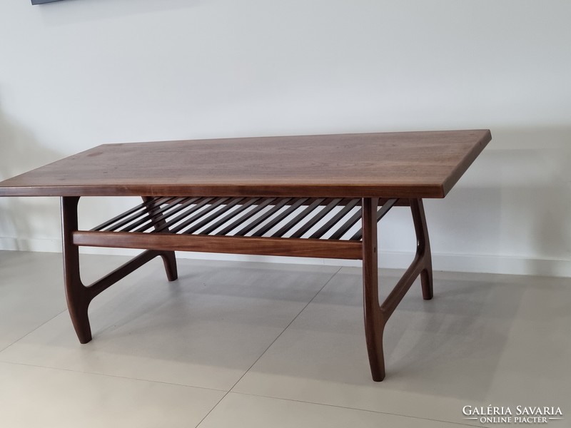 Scandinavian style large solid wood coffee table - 60s / 70s