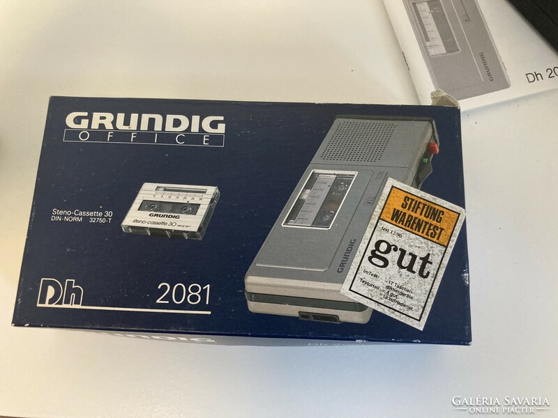 Grundig DH 2081 vintage diktafon kazettával