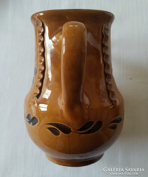 Two-handled ceramic vase / mug / pitcher (field tour?)