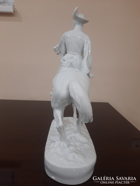 Fehér Herendi Lovas Huszár, csikós lovon porcelán figura