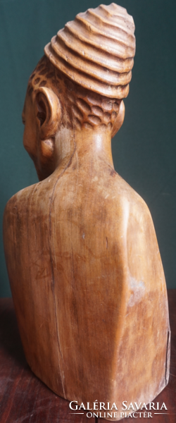 Kézzel készített afrikai férfi mellszobor