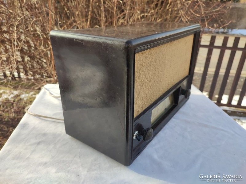 Orion 227 is a vinyl old radio