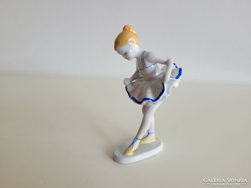 Old Hólloháza porcelain ballerina figurine