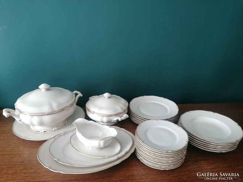 45-piece Bavarian Hutschenreuther porcelain tableware