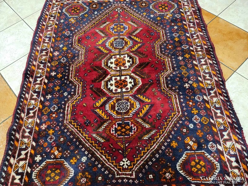 Shiraz Hand Knotted 115x155 Wool Persian Rug bfz546