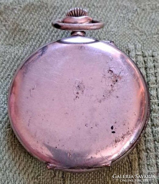 Thermal pocket watch with metal case