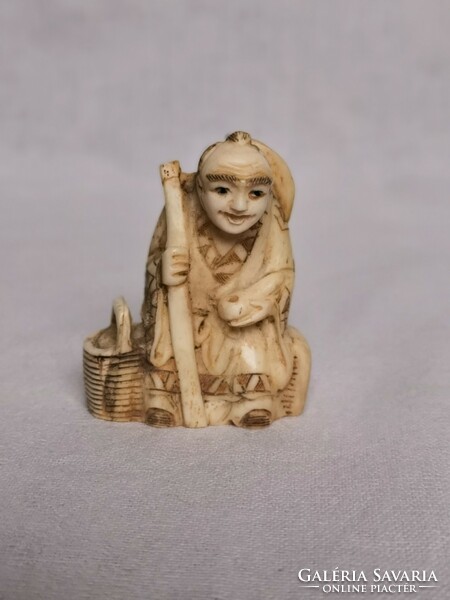 Netsuke Japanese bone carving