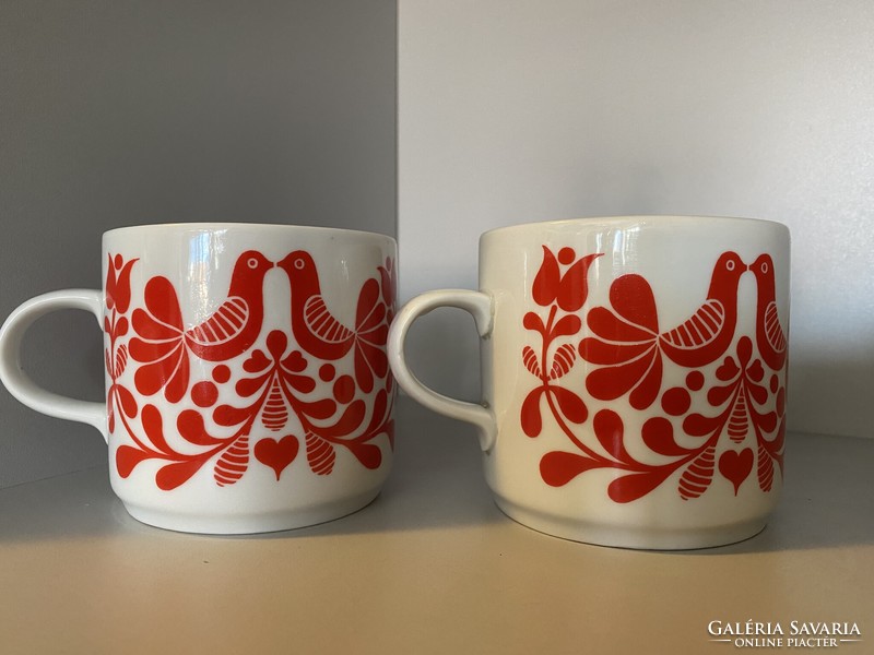 Alföldi red bird and dove porcelain mug, beautiful, perfect condition.