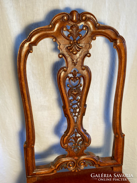 Marot carved chair