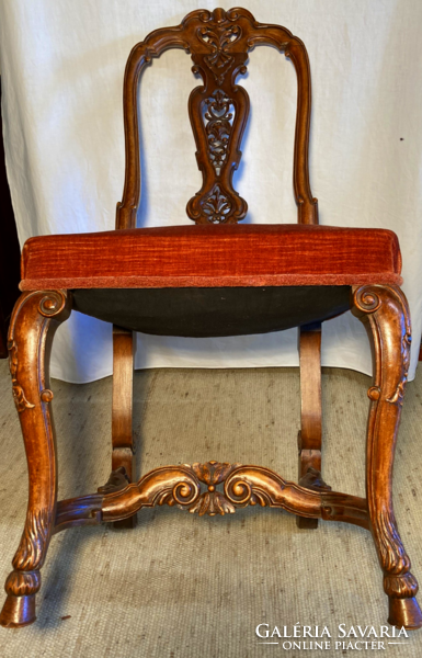 Marot carved chair