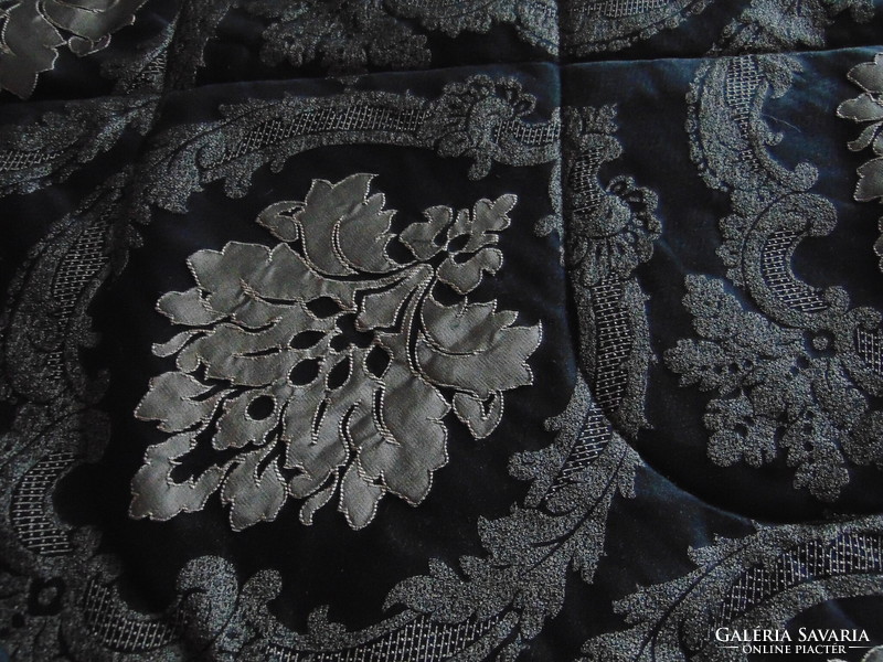 Beautiful and elegant baroque patterned bedspread with pillows