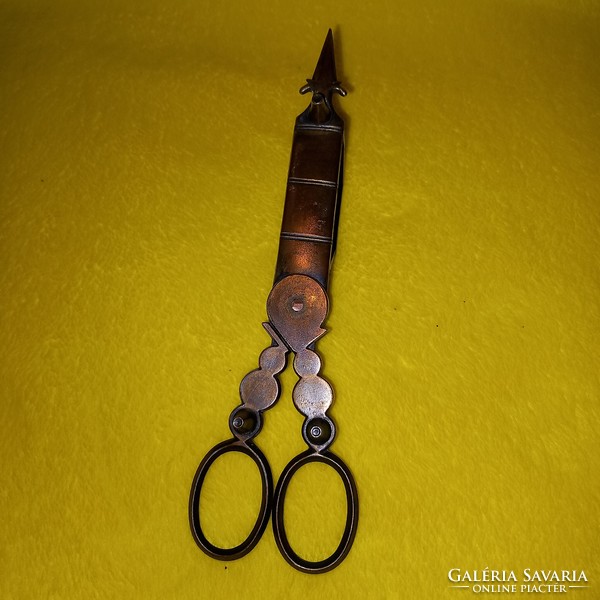 Decorative, copper candle extinguishing scissors - wick scissors, copper scissors.