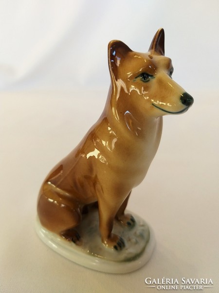 Zsolnay dog figurine (no.: 24/211.)