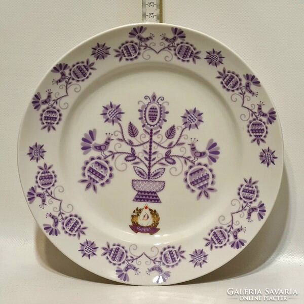 Hollóházi "Ujpest" lila népi virágmintás porcelán falitányér (2914)