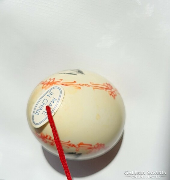 Régi kínai kézzel festett műanyag húsvéti akasztható tojás gólya madár minta