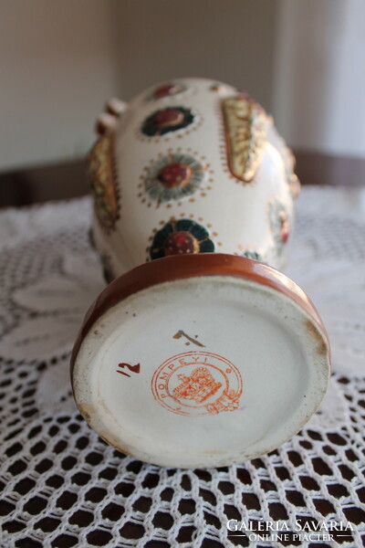 Angol viktoriánus majolika - Zsolnay jellegű vázák