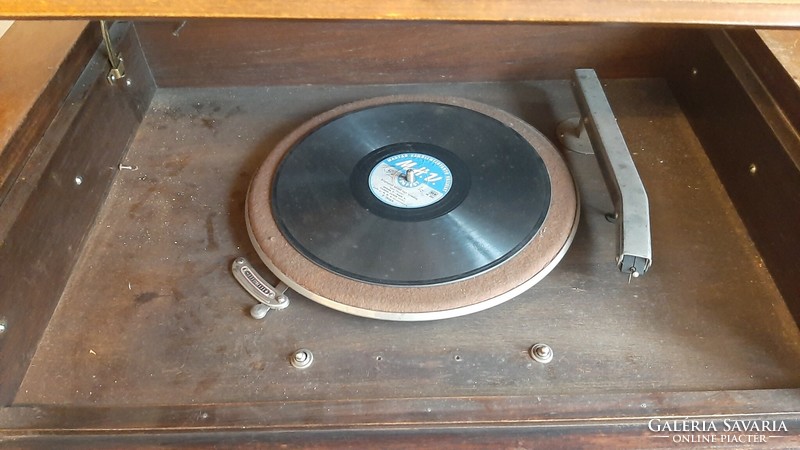 Art deco music cabinet, standard radio