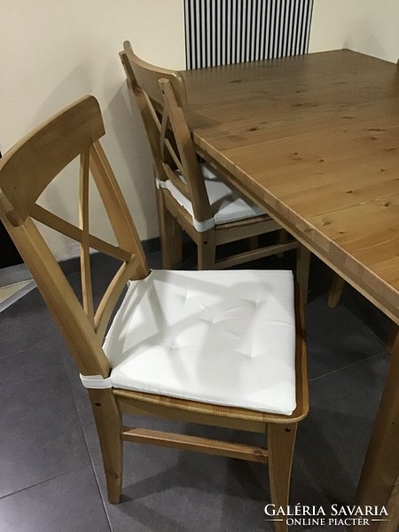 Ikeas stornäs extendable table with antique effect for sale, 4 pcs. Ingolf with cushioned chair, in one
